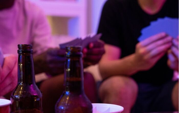 ¿A qué edad deberías empezar a tomar alcohol?