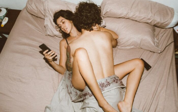 ¿Es verdad que tener sexo muy temprano en la relación, la daña?