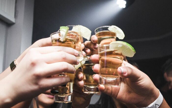 La alerta de acoso sexual en un bar que funciona con un cóctel