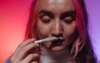 5 formas de quitar el olor a marihuana